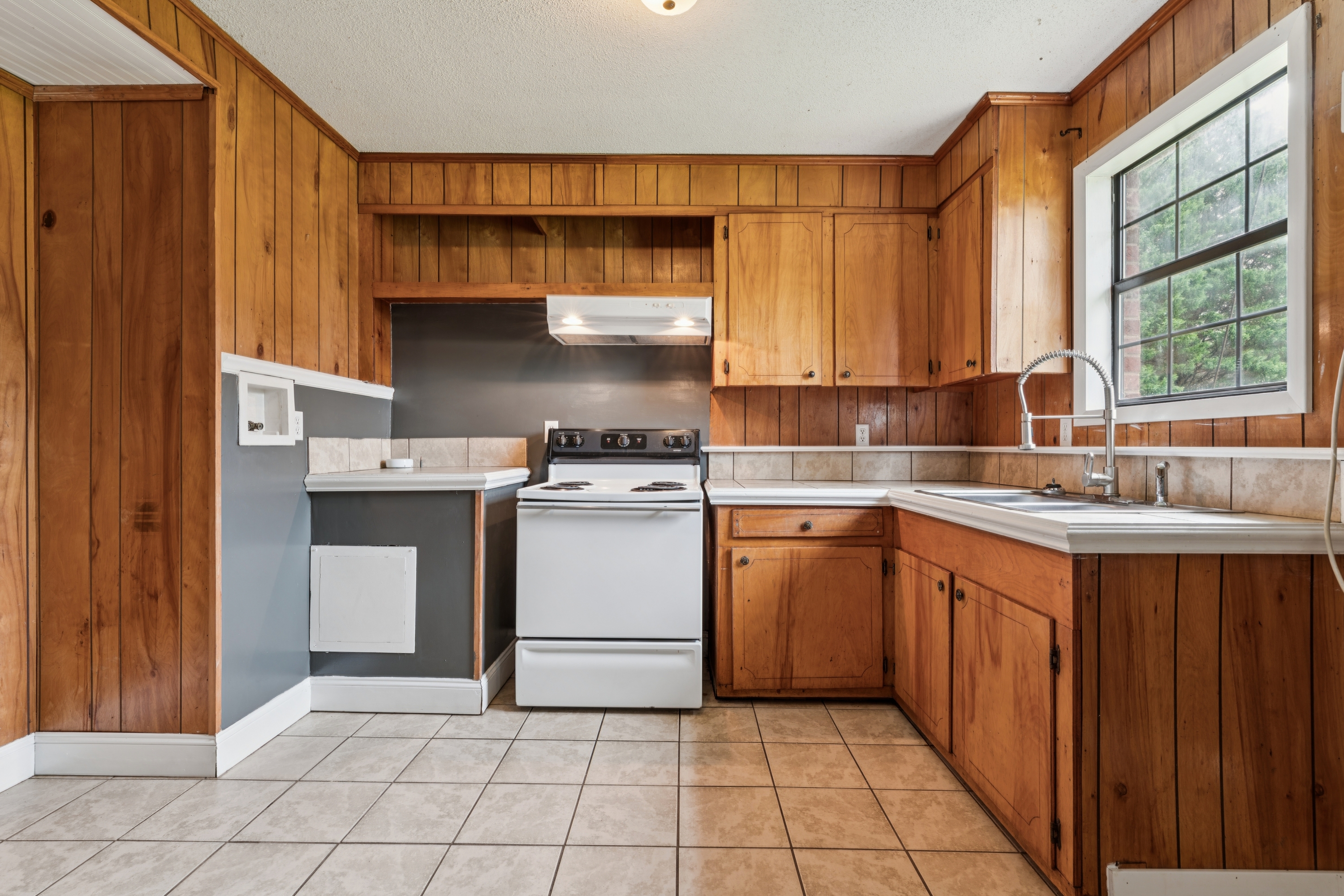 218 Lovelace Road - 218